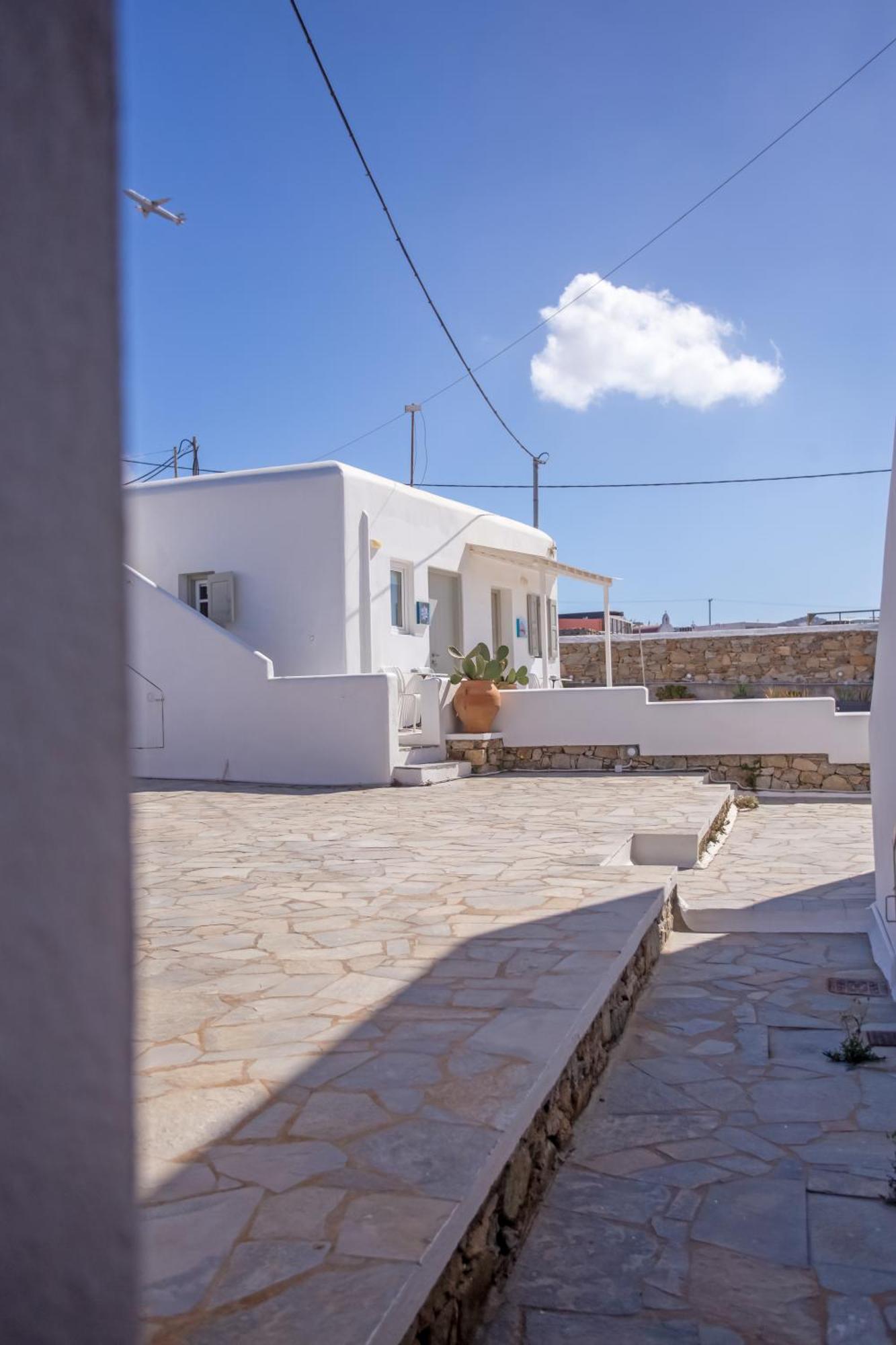 Sing And Blossom Accommodation Mykonos Town Exterior photo