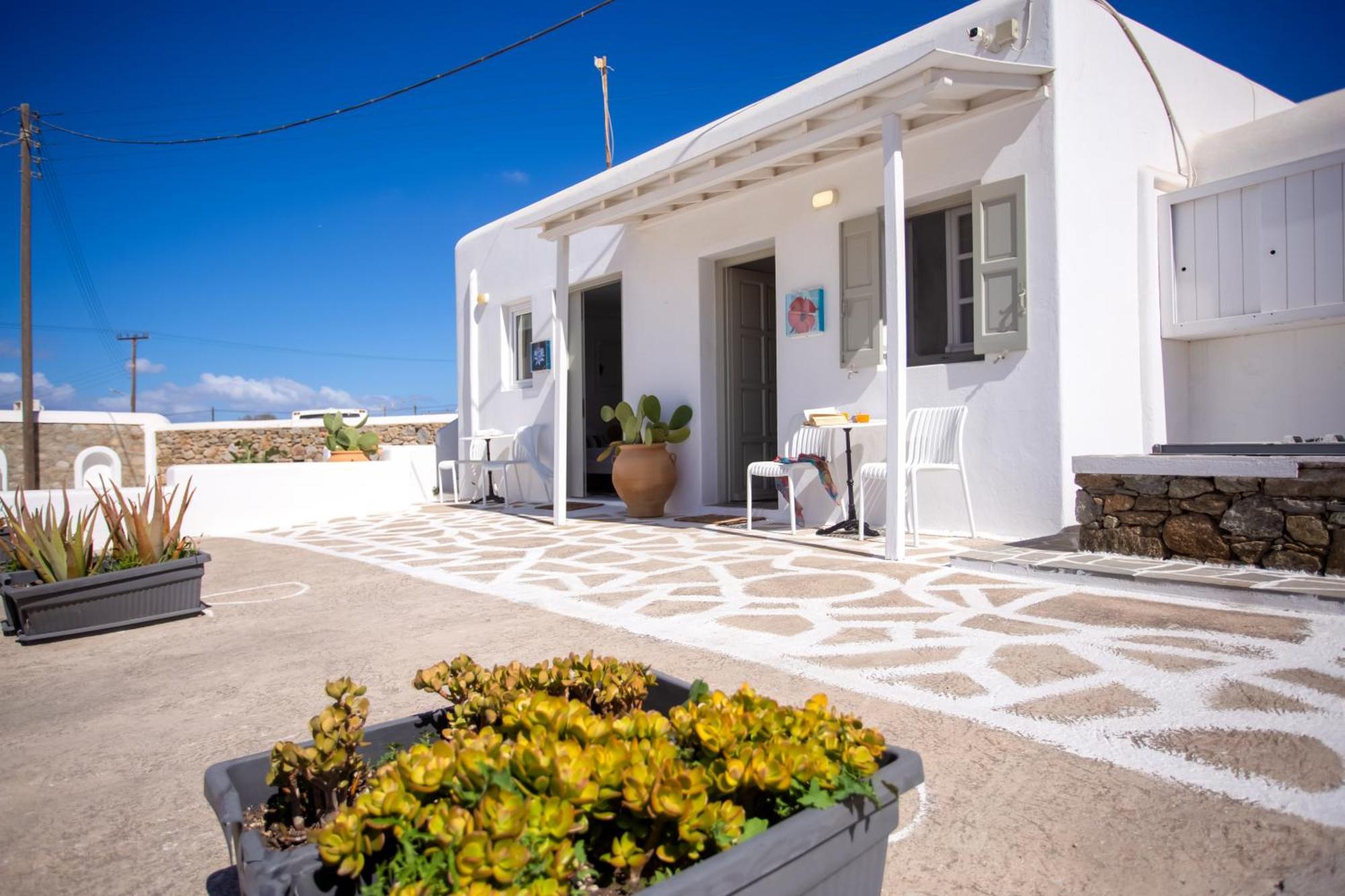 Sing And Blossom Accommodation Mykonos Town Exterior photo