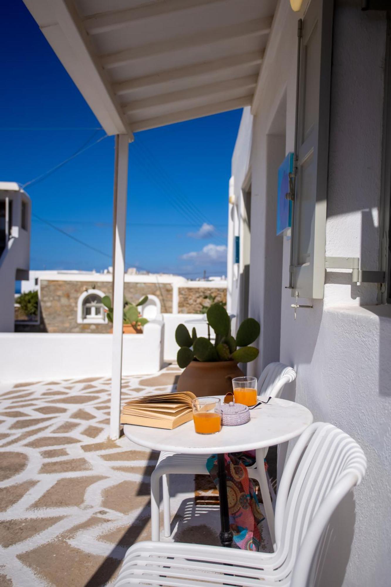 Sing And Blossom Accommodation Mykonos Town Exterior photo